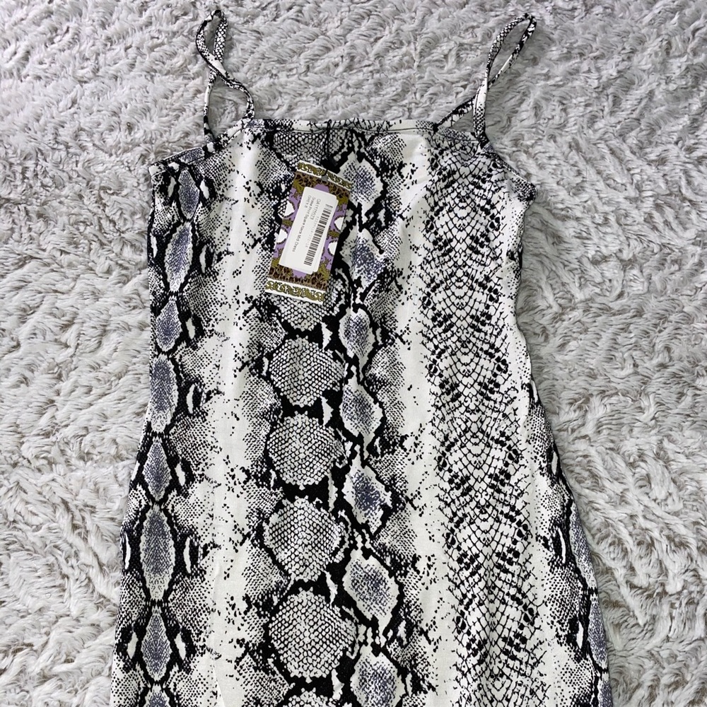 New with tags Boohoo snake print dress